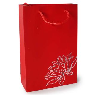 Bolsa Para Regalo Mediana En Color Rojo Grabada Flor Plateada 22 x 15 Cm | 4422-32