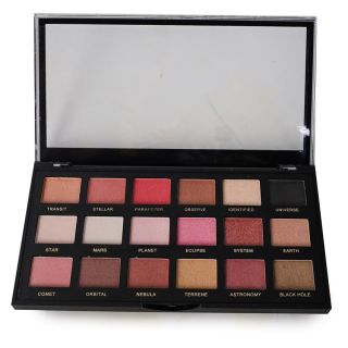 Sombras Para Ojos Kayla Love En Estuche Negro Con 18 Tonos Espaciales Brillos 17.5 Cm | HPY-1802