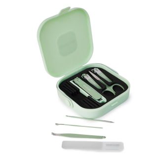 Manicure Estuche Con Cortaúñas Tijeras Lima Y Varios Accesorios Más En Color Verde 10.5 Cm | XQ-35-235