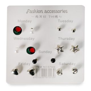 Aretes Chicos De Metal En Color Plateado Con Perlas Pedrería Y Figuras 7 Pares 7 Cm | XQ-43-602